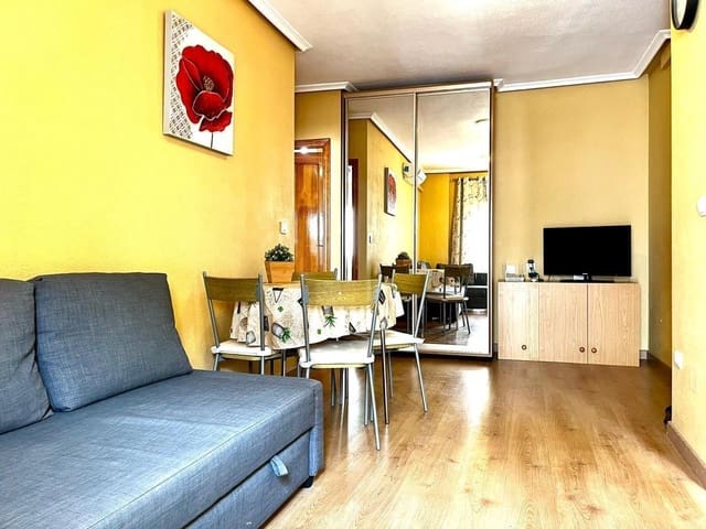 Apartamento de 2 habitaciones en Playa de los Locos, Torrevieja en alquiler con piscina - 650 € (Ref: 9462511)