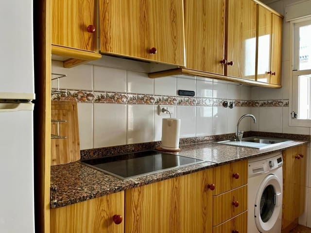 Apartamento de 2 habitaciones en Playa de los Locos, Torrevieja en alquiler con piscina - 650 € (Ref: 9462511)