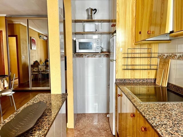 Apartamento de 2 habitaciones en Playa de los Locos, Torrevieja en alquiler con piscina - 650 € (Ref: 9462511)