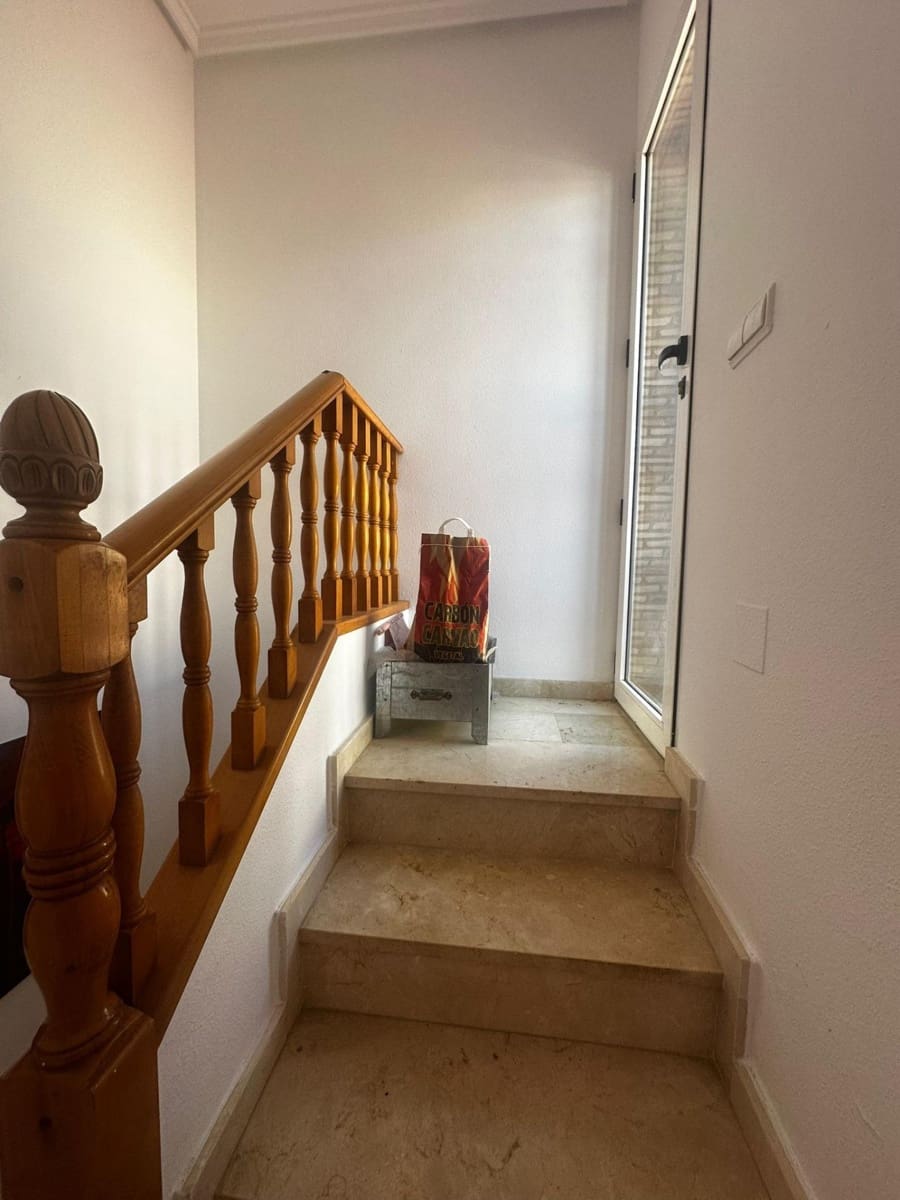 2 slaapkamer Rijtjeshuis voor vakantieverhuur in Los Dolses met zwembad - € 350 (Ref: 9485324)