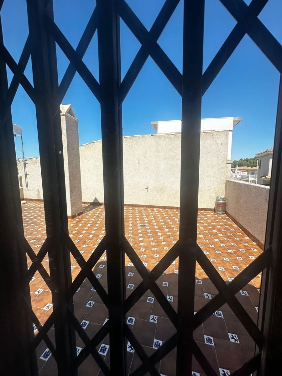 2 slaapkamer Rijtjeshuis voor vakantieverhuur in Los Dolses met zwembad - € 350 (Ref: 9485324)