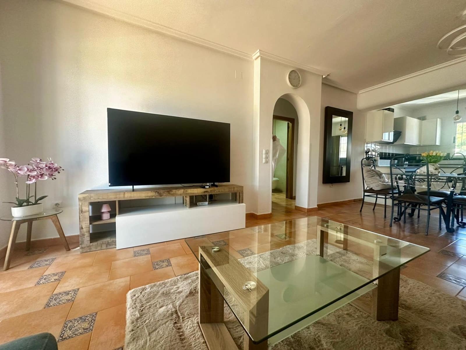 2 slaapkamer Rijtjeshuis voor vakantieverhuur in Los Dolses met zwembad - € 350 (Ref: 9485324)