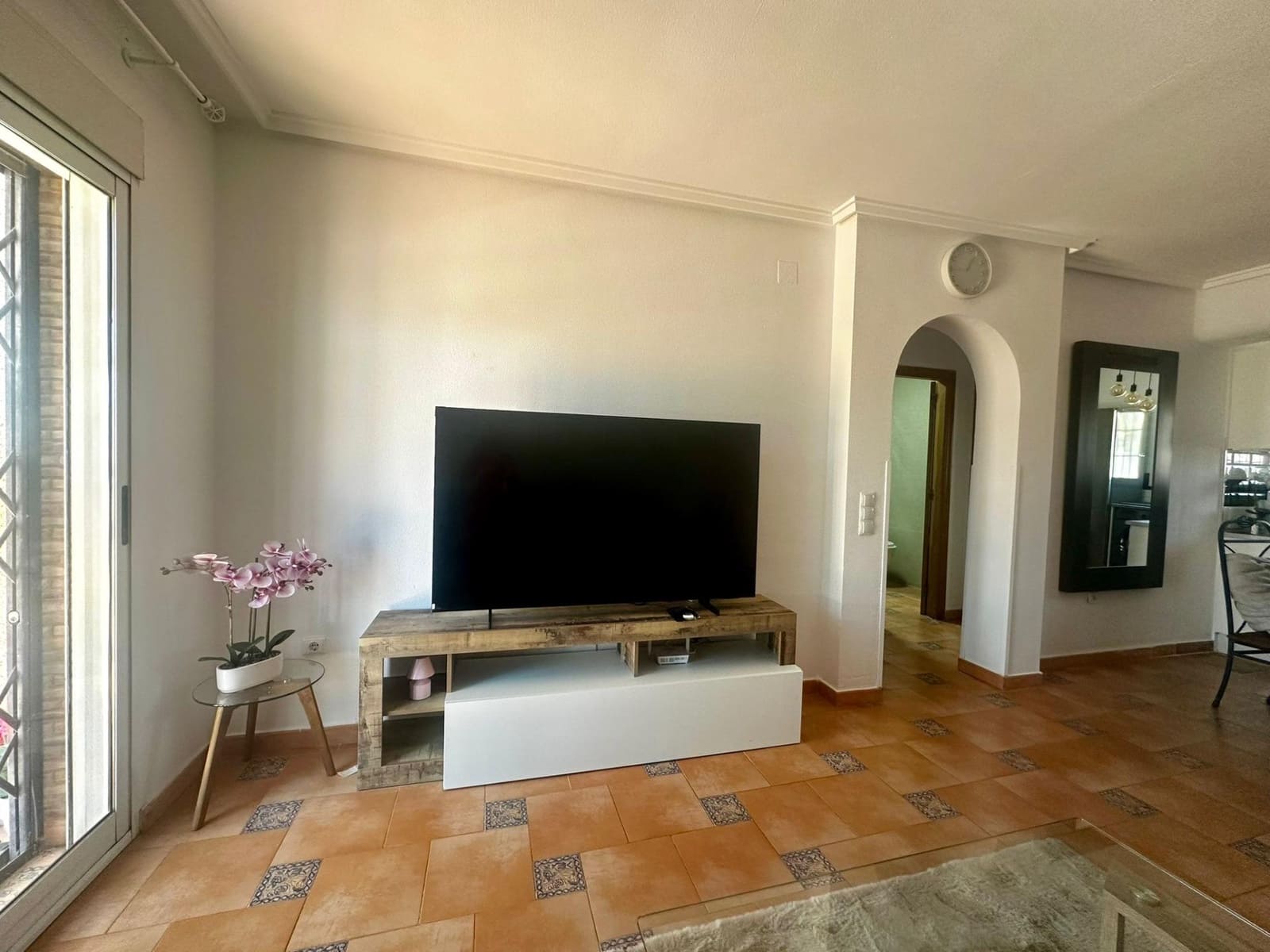 2 slaapkamer Rijtjeshuis voor vakantieverhuur in Los Dolses met zwembad - € 350 (Ref: 9485324)
