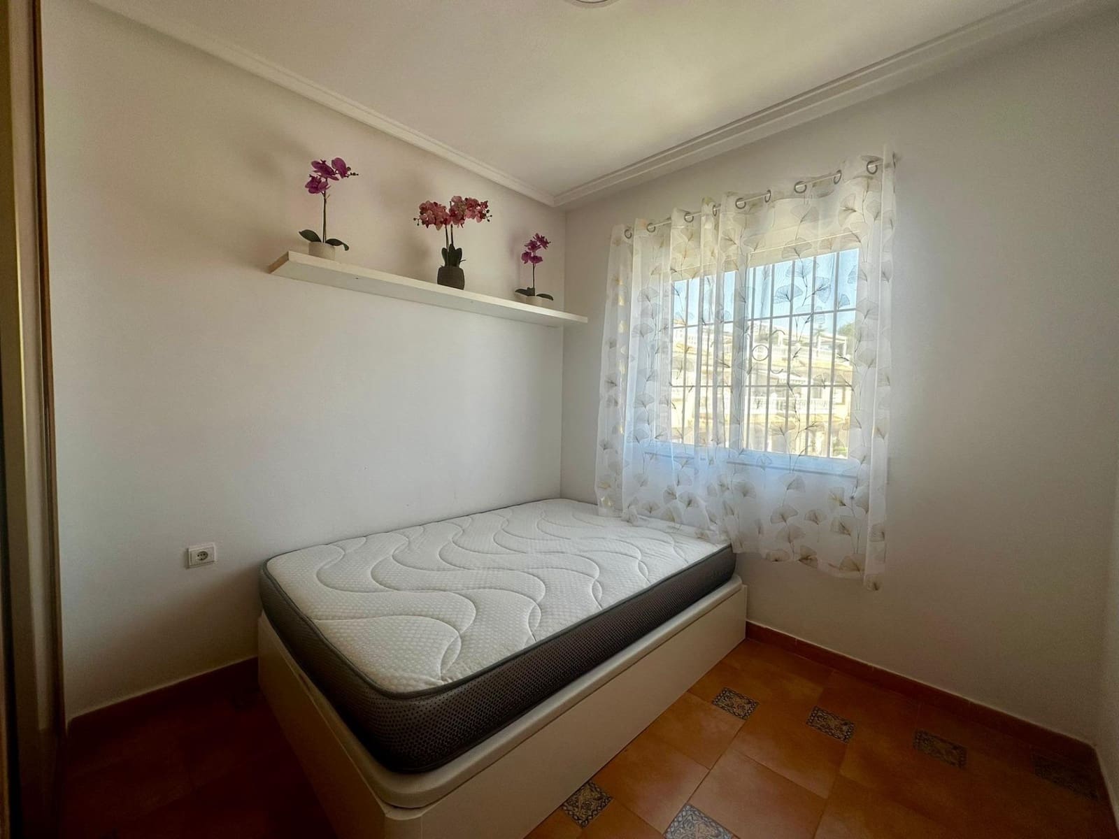 2 slaapkamer Rijtjeshuis voor vakantieverhuur in Los Dolses met zwembad - € 350 (Ref: 9485324)