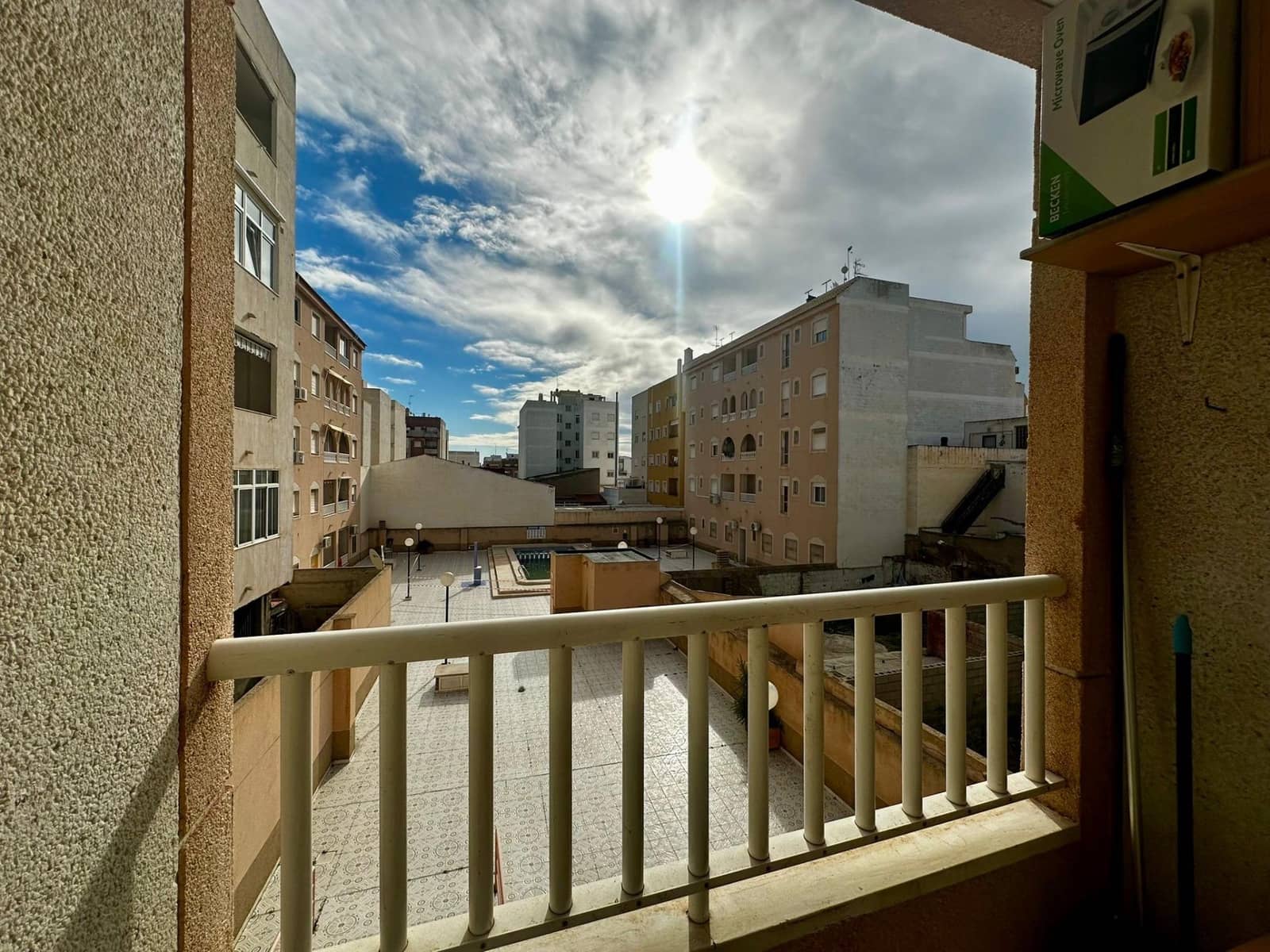 Studio til salg i Torrevieja med swimmingpool - € 87.000 (Ref: 9520861)