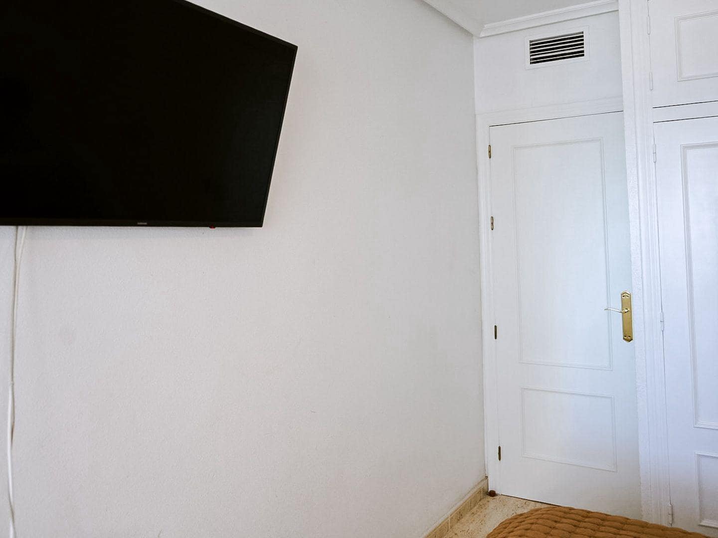 Appartement de 2 chambres à louer à Torrevieja - 700 € (Ref: 9528014)