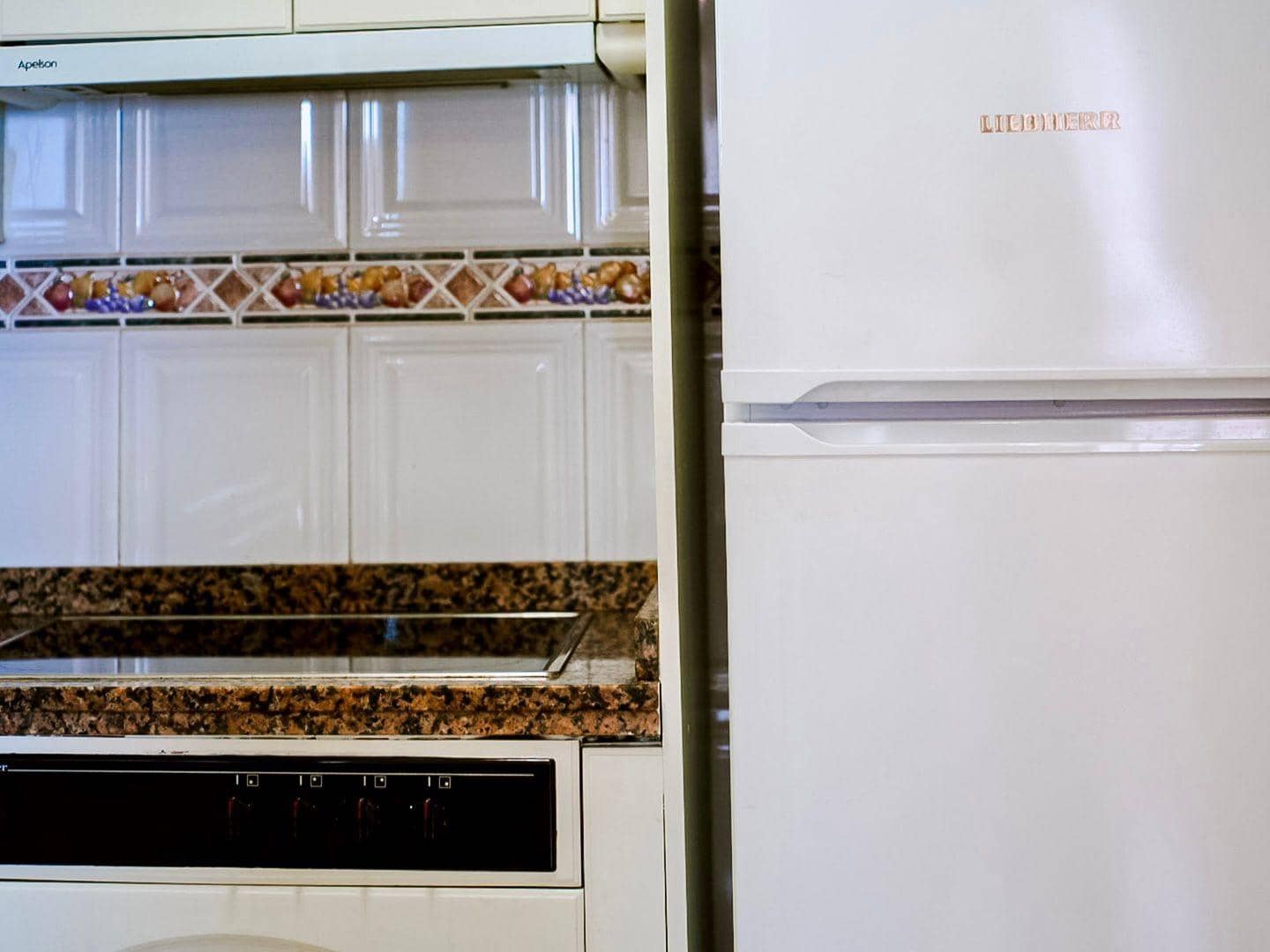 Appartement de 2 chambres à louer à Torrevieja - 700 € (Ref: 9528014)