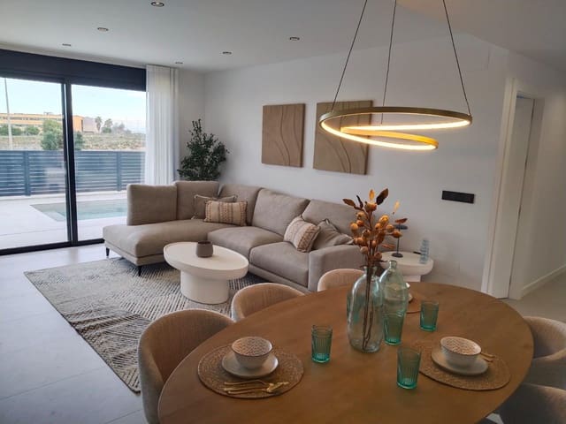 3 makuuhuone Huvila myytävänä paikassa Aguas Nuevas, Torrevieja mukana uima-altaan 
autotalli - 595 000 € (Ref: 9528015)