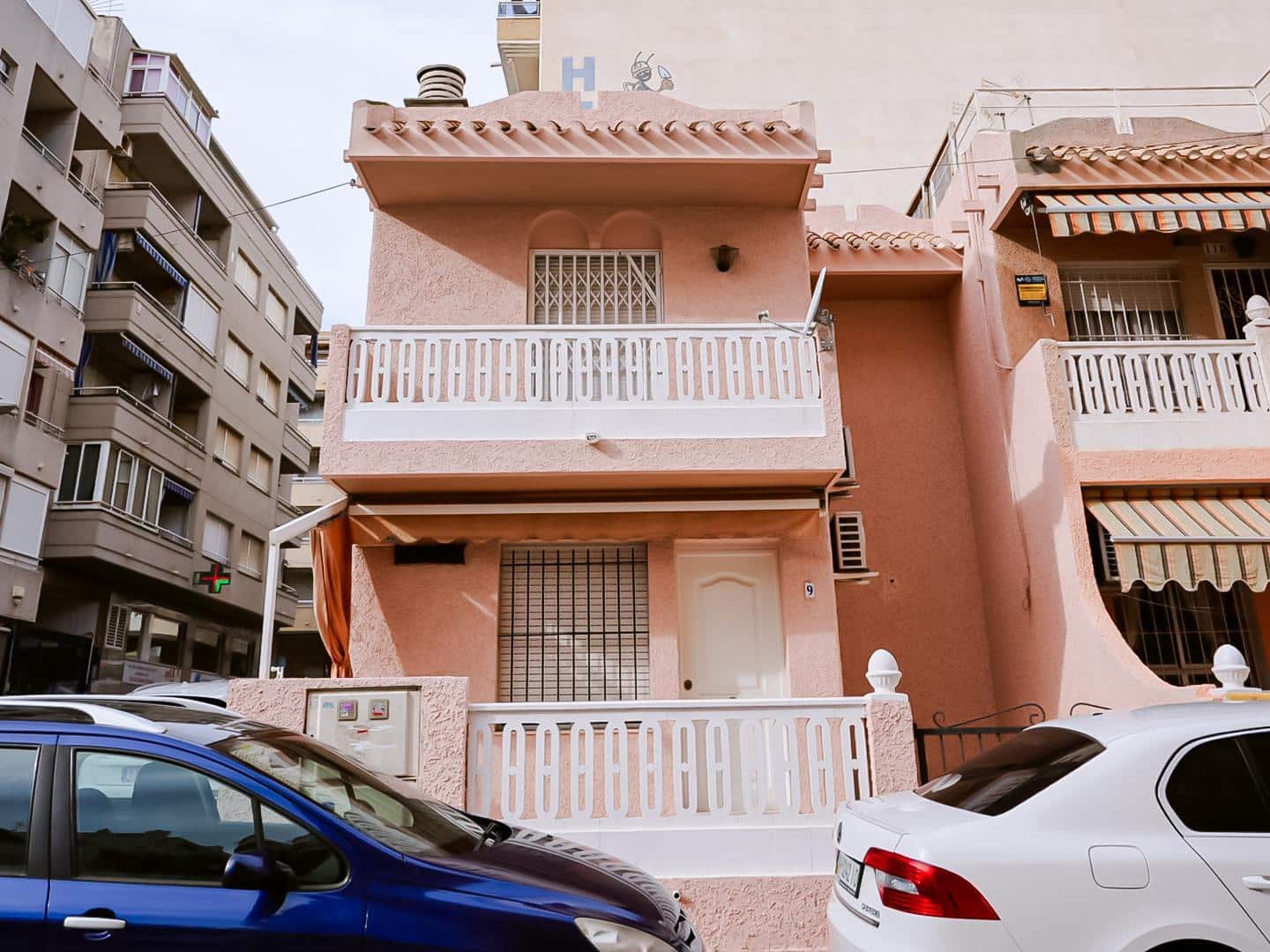 3 Zimmer Reihenhaus zu verkaufen in Torrevieja - 200.000 € (Ref: 9541618)