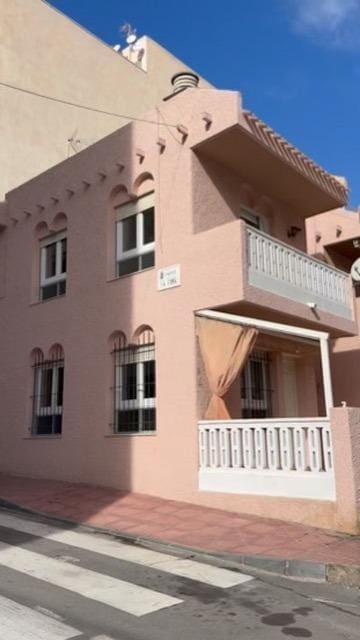 Adosado de 3 habitaciones en Torrevieja en venta - 199.500 € (Ref: 9541618)