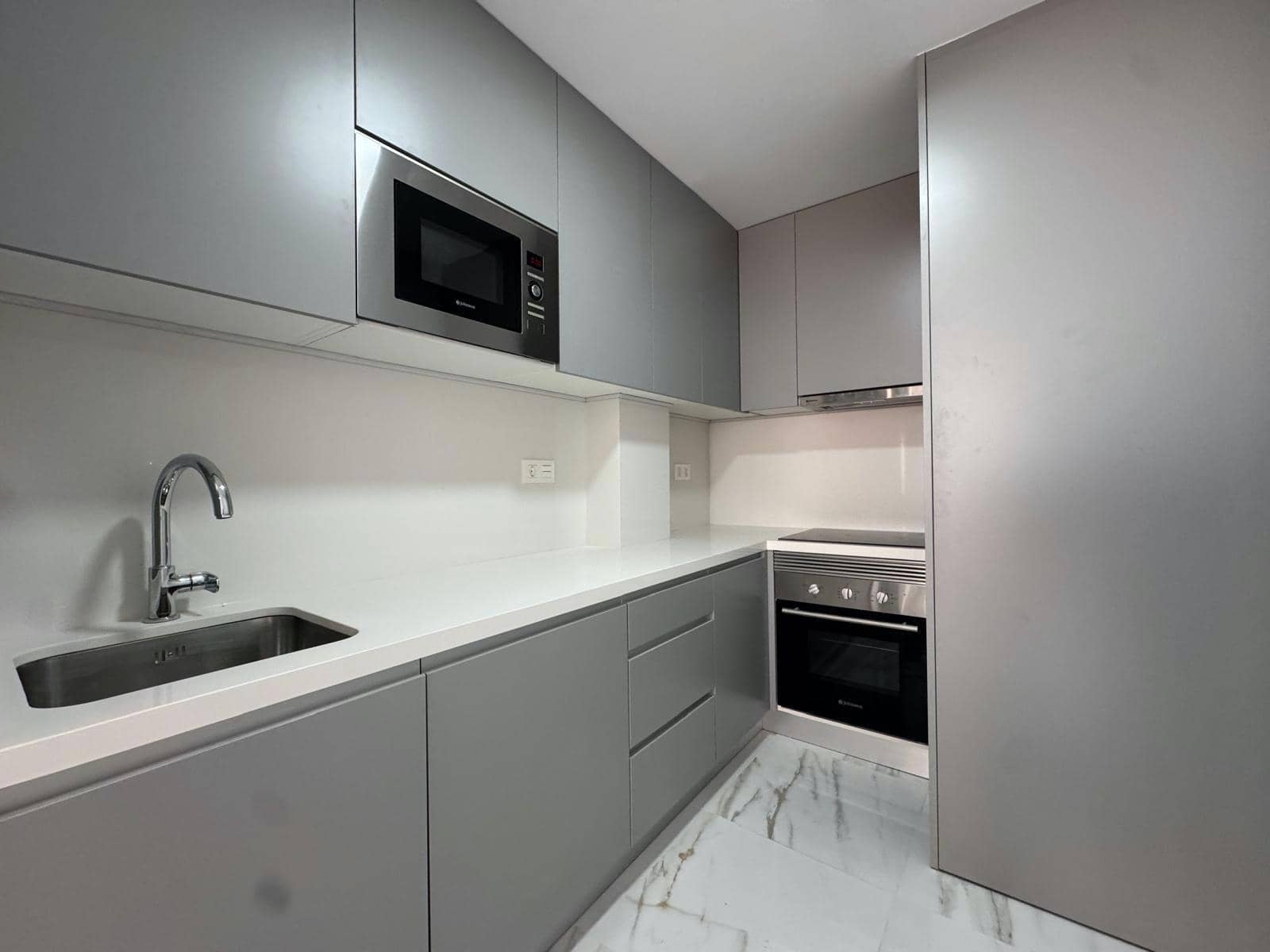 Apartamento de 2 habitaciones en Torrevieja en venta - 189.900 € (Ref: 9565413)