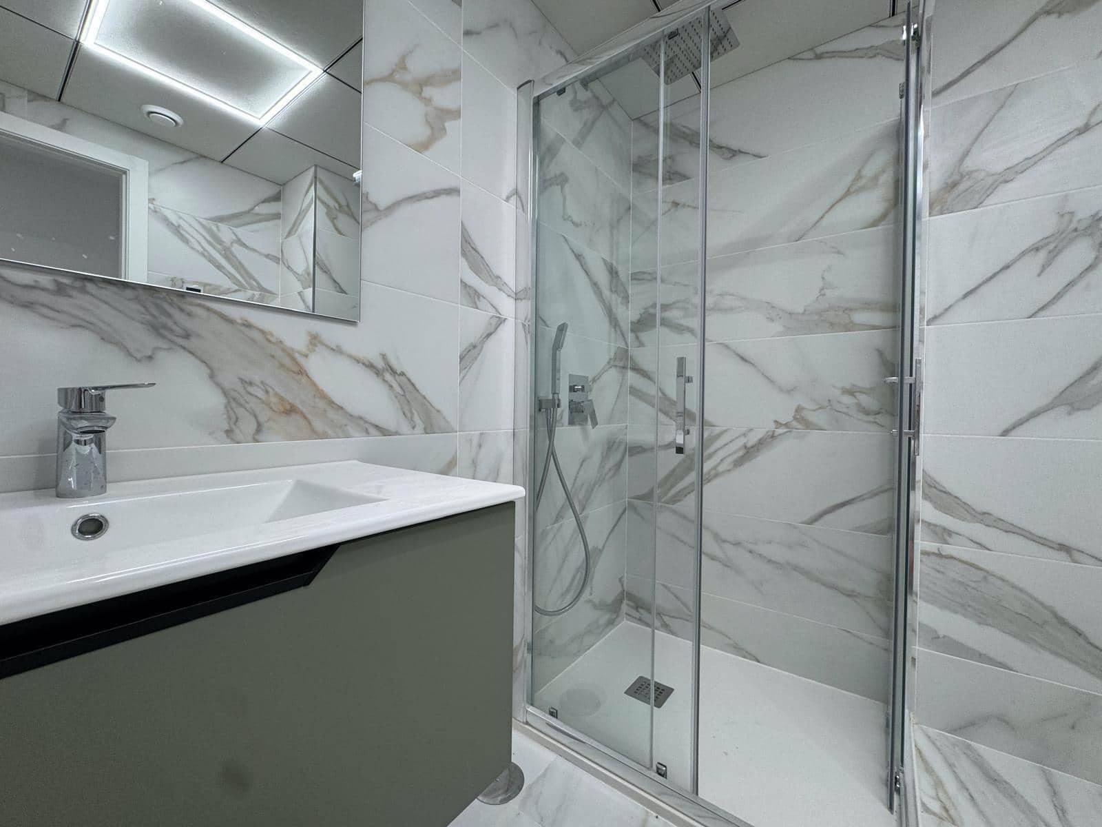 Apartamento de 2 habitaciones en Torrevieja en venta - 189.900 € (Ref: 9565413)