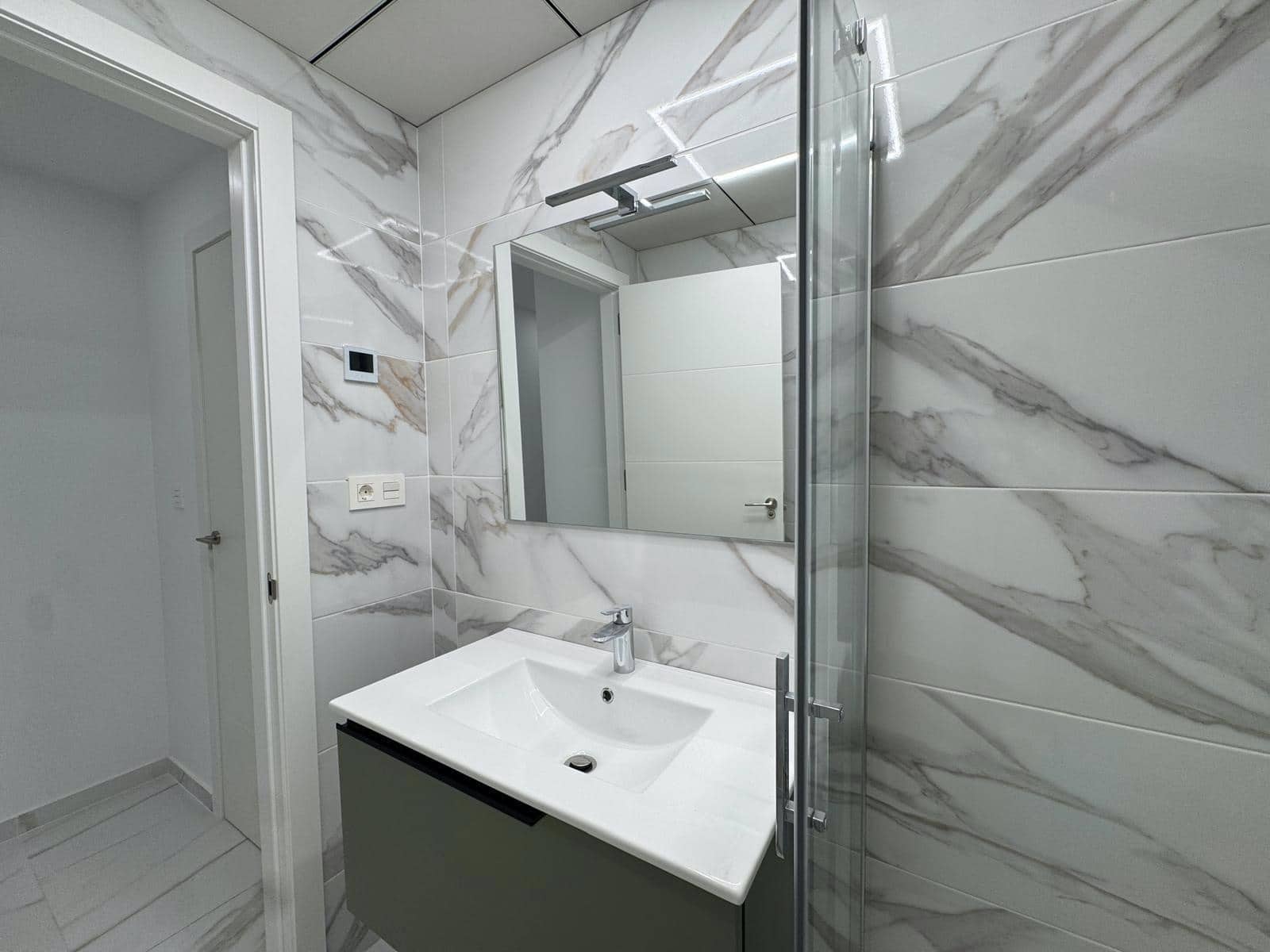 Apartamento de 2 habitaciones en Torrevieja en venta - 189.900 € (Ref: 9565413)