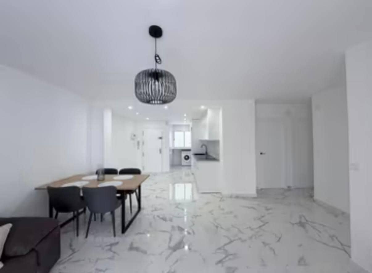 Apartamento de 3 habitaciones en Torrevieja en venta - 219.000 € (Ref: 9568995)