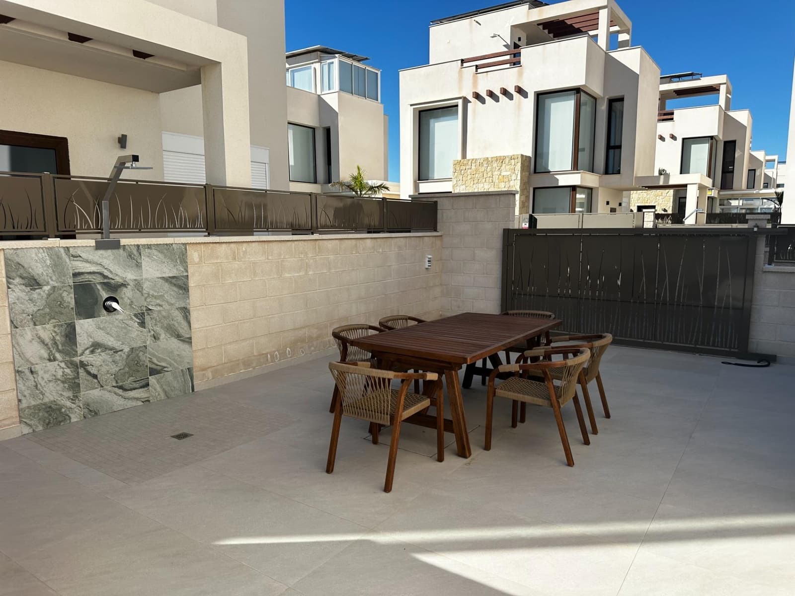 3 camera da letto Villa da affittare in Ciudad Quesada con piscina garage - 3.500 € (Rif: 9611706)