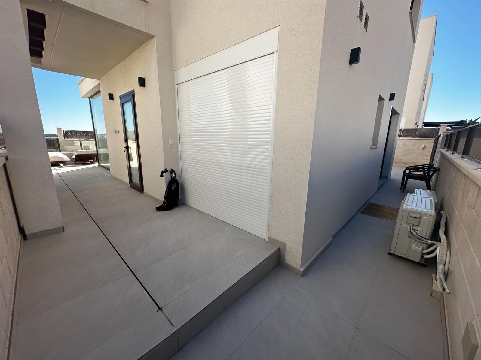 3 camera da letto Villa da affittare in Ciudad Quesada con piscina garage - 3.500 € (Rif: 9611706)