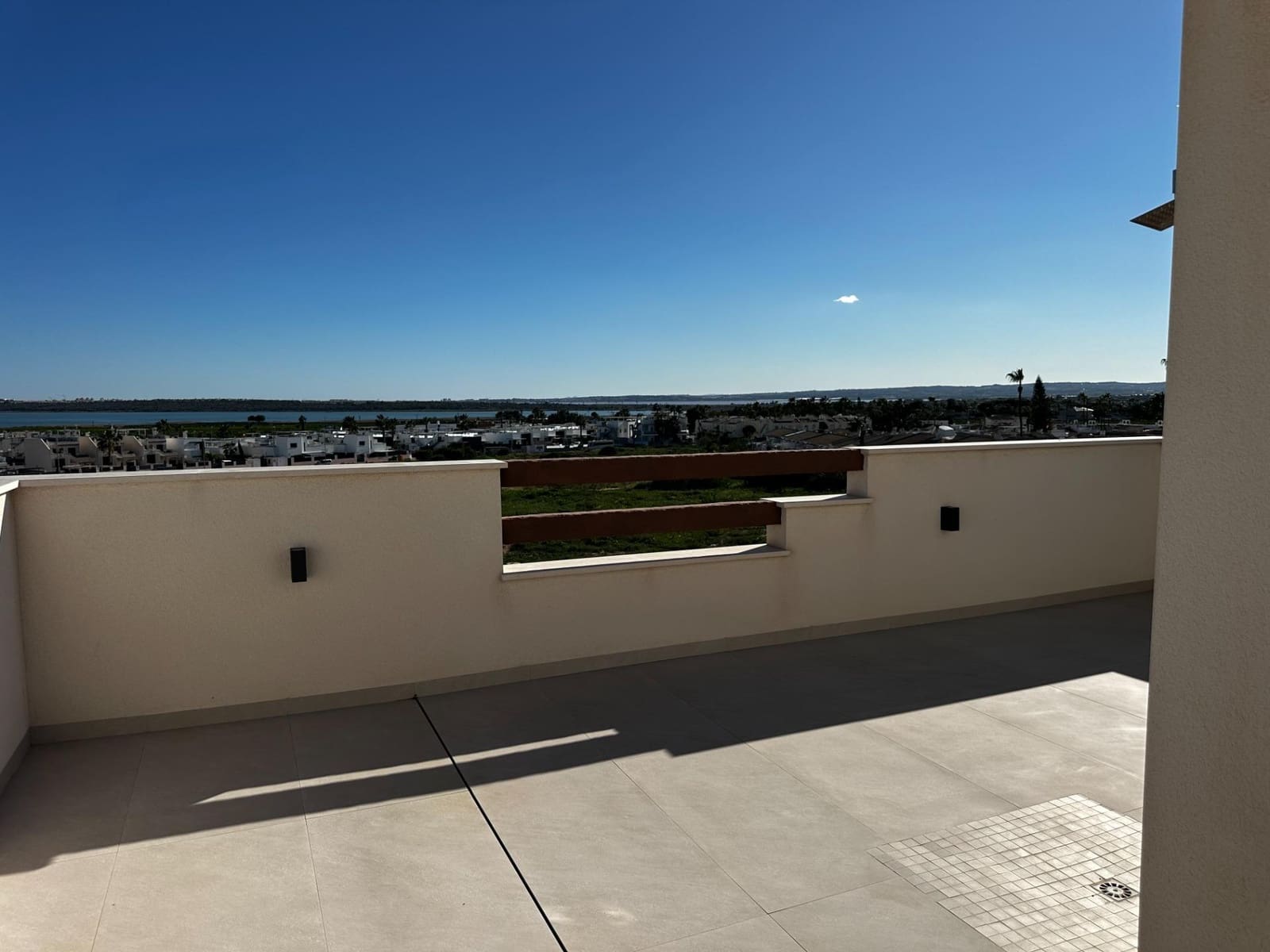 3 camera da letto Villa da affittare in Ciudad Quesada con piscina garage - 3.500 € (Rif: 9611706)