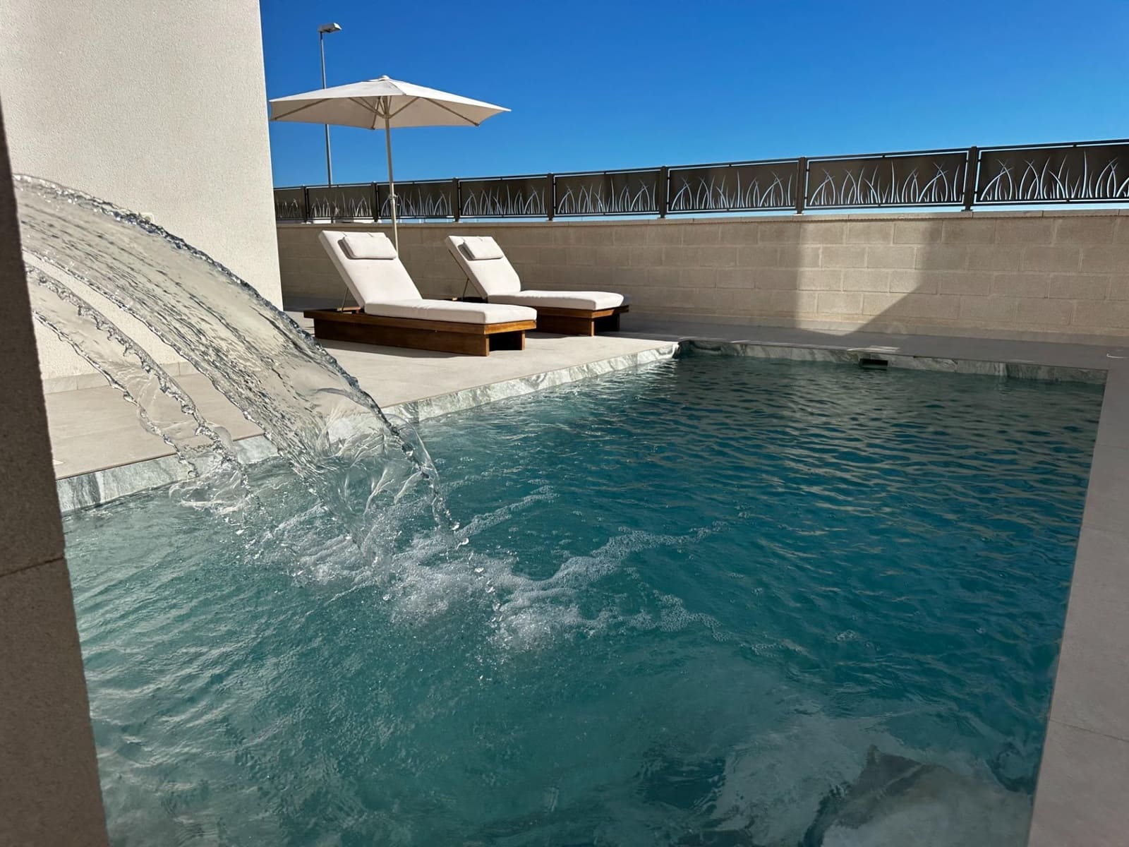 3 camera da letto Villa da affittare in Ciudad Quesada con piscina garage - 3.500 € (Rif: 9611706)