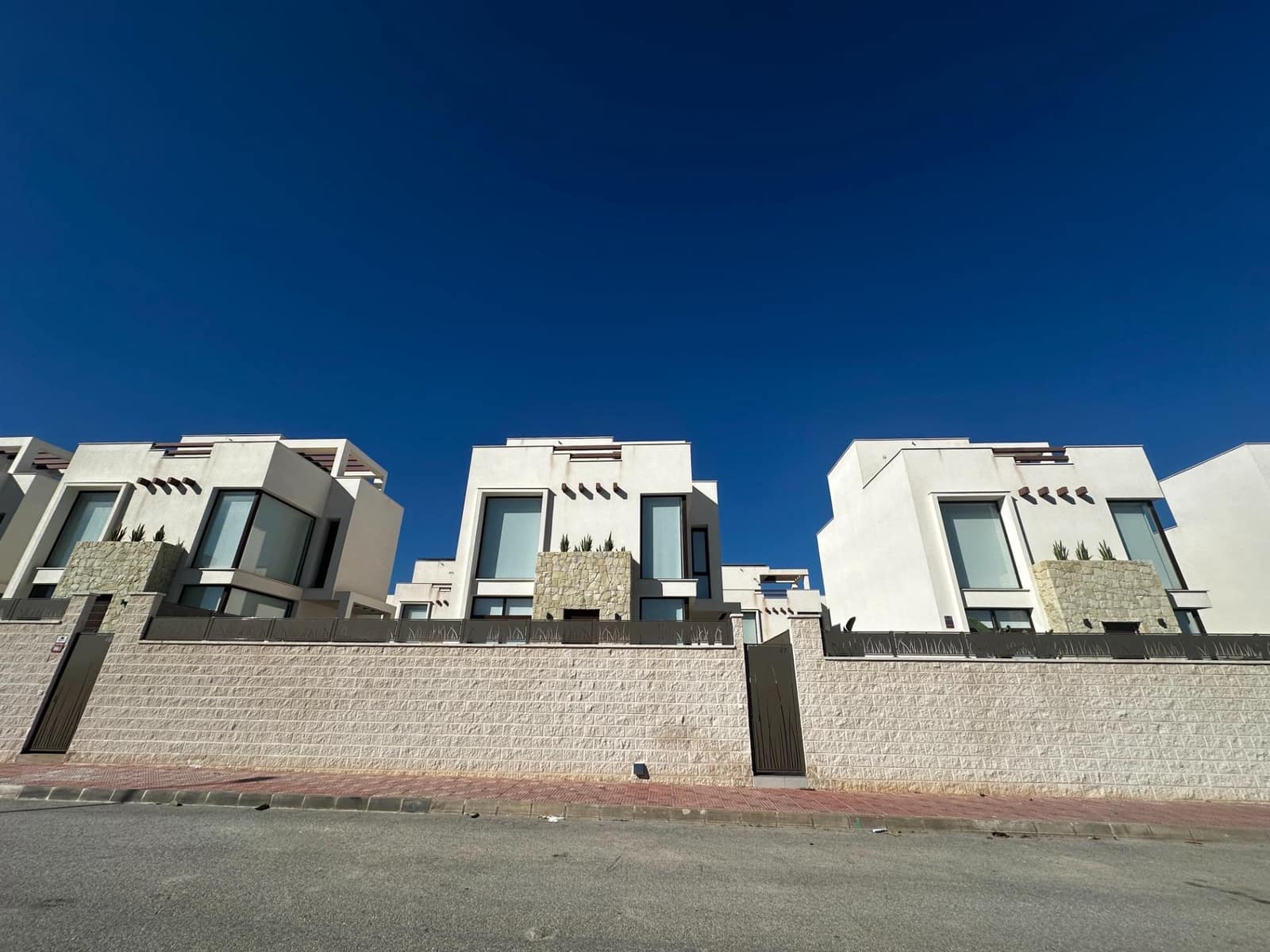 3 camera da letto Villa da affittare in Ciudad Quesada con piscina garage - 3.500 € (Rif: 9611706)