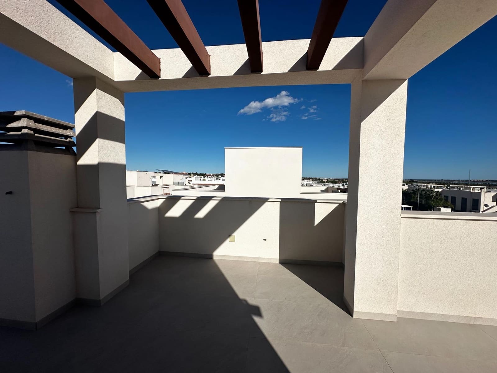 3 camera da letto Villa da affittare in Ciudad Quesada con piscina garage - 3.500 € (Rif: 9611706)