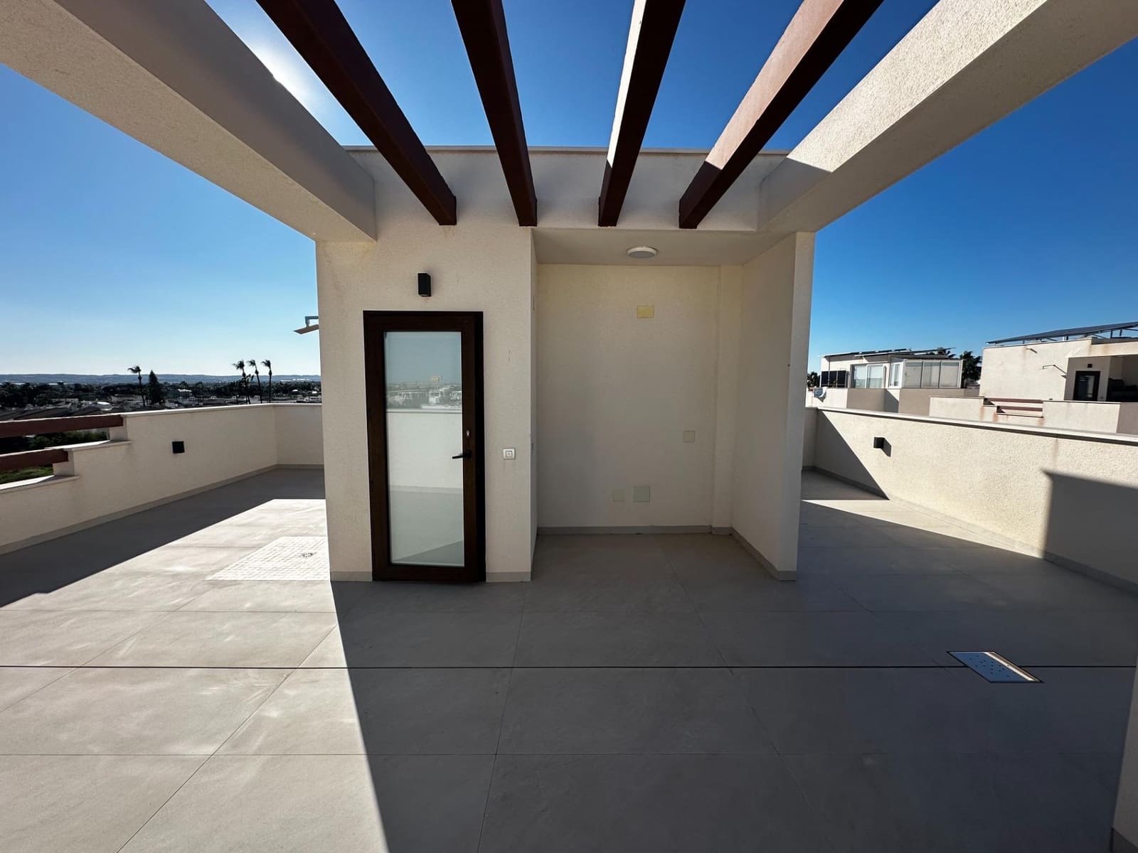 3 camera da letto Villa da affittare in Ciudad Quesada con piscina garage - 3.500 € (Rif: 9611706)