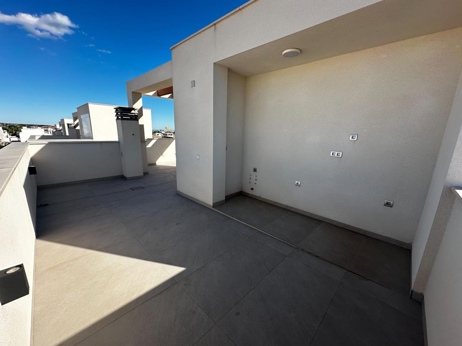 3 camera da letto Villa da affittare in Ciudad Quesada con piscina garage - 3.500 € (Rif: 9611706)