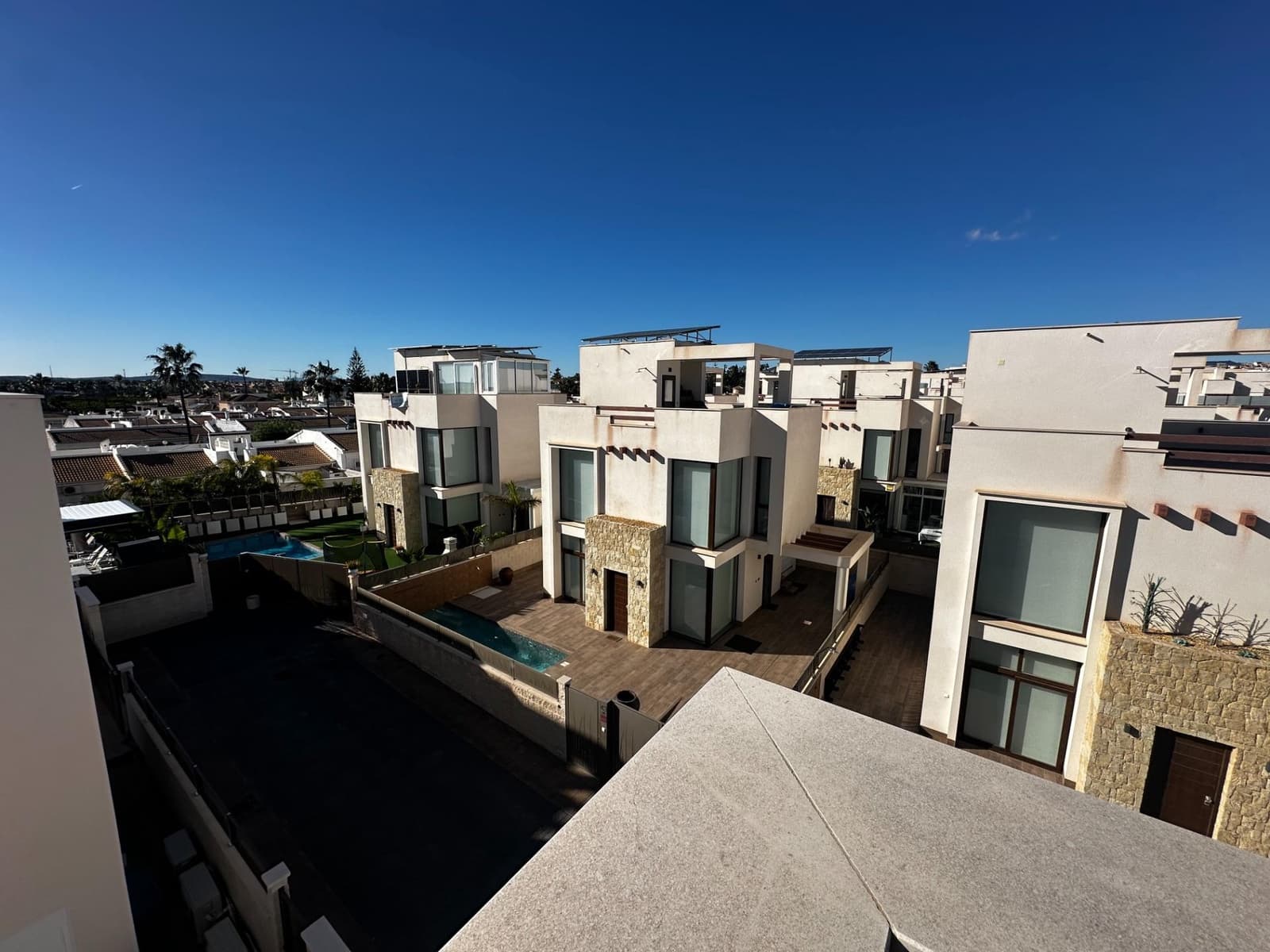 3 camera da letto Villa da affittare in Ciudad Quesada con piscina garage - 3.500 € (Rif: 9611706)