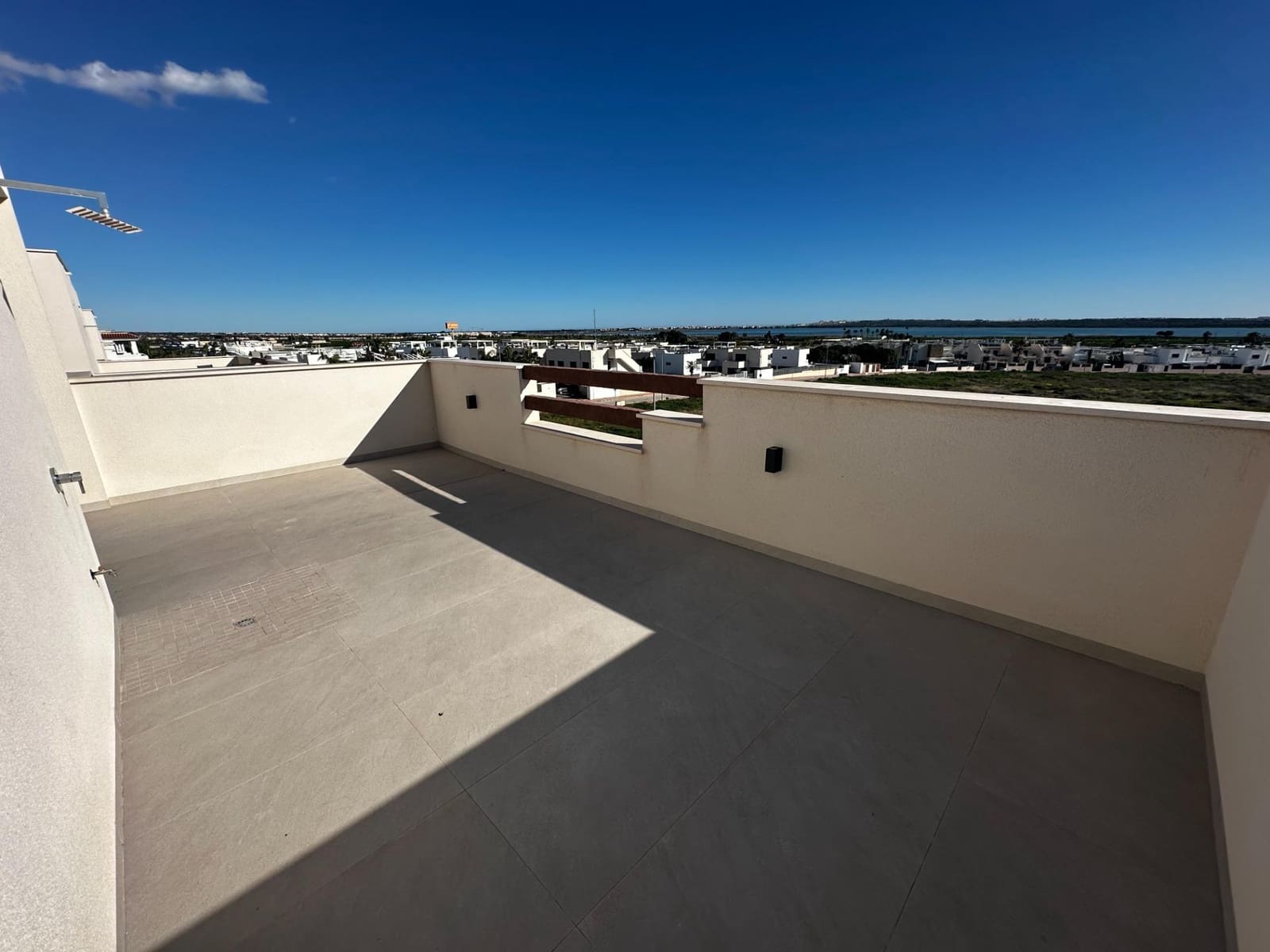 3 camera da letto Villa da affittare in Ciudad Quesada con piscina garage - 3.500 € (Rif: 9611706)