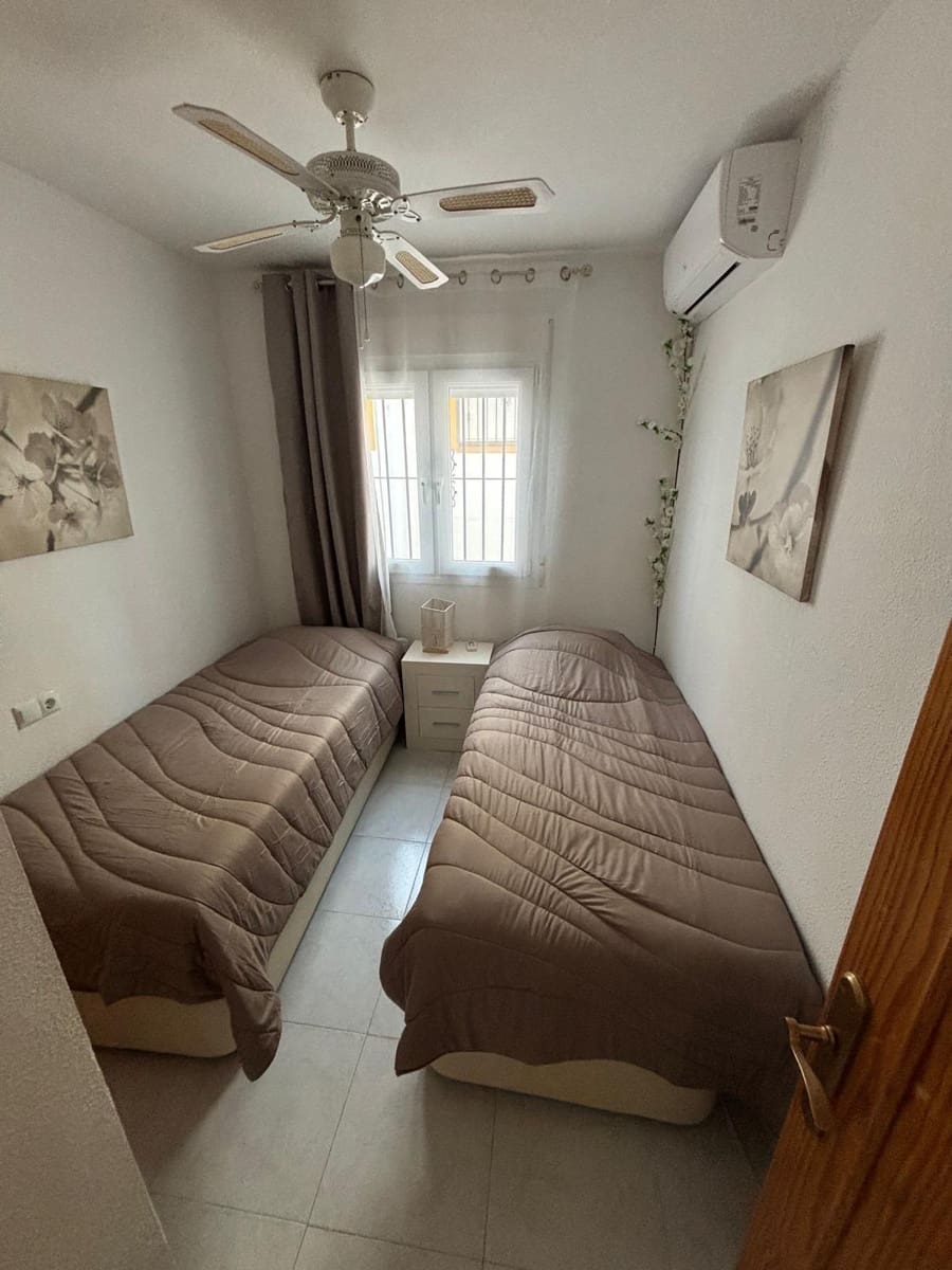 Bungalow de 3 habitaciones en La Florida en alquiler con piscina - 1.500 € (Ref: 9611707)