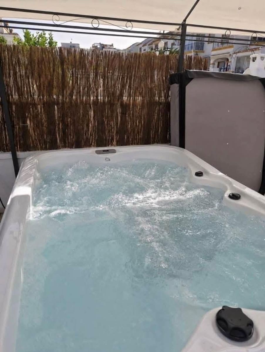 3 bedroom Bungalow for holiday rental in La Florida with pool - € 1,500 (Ref: 9611707)