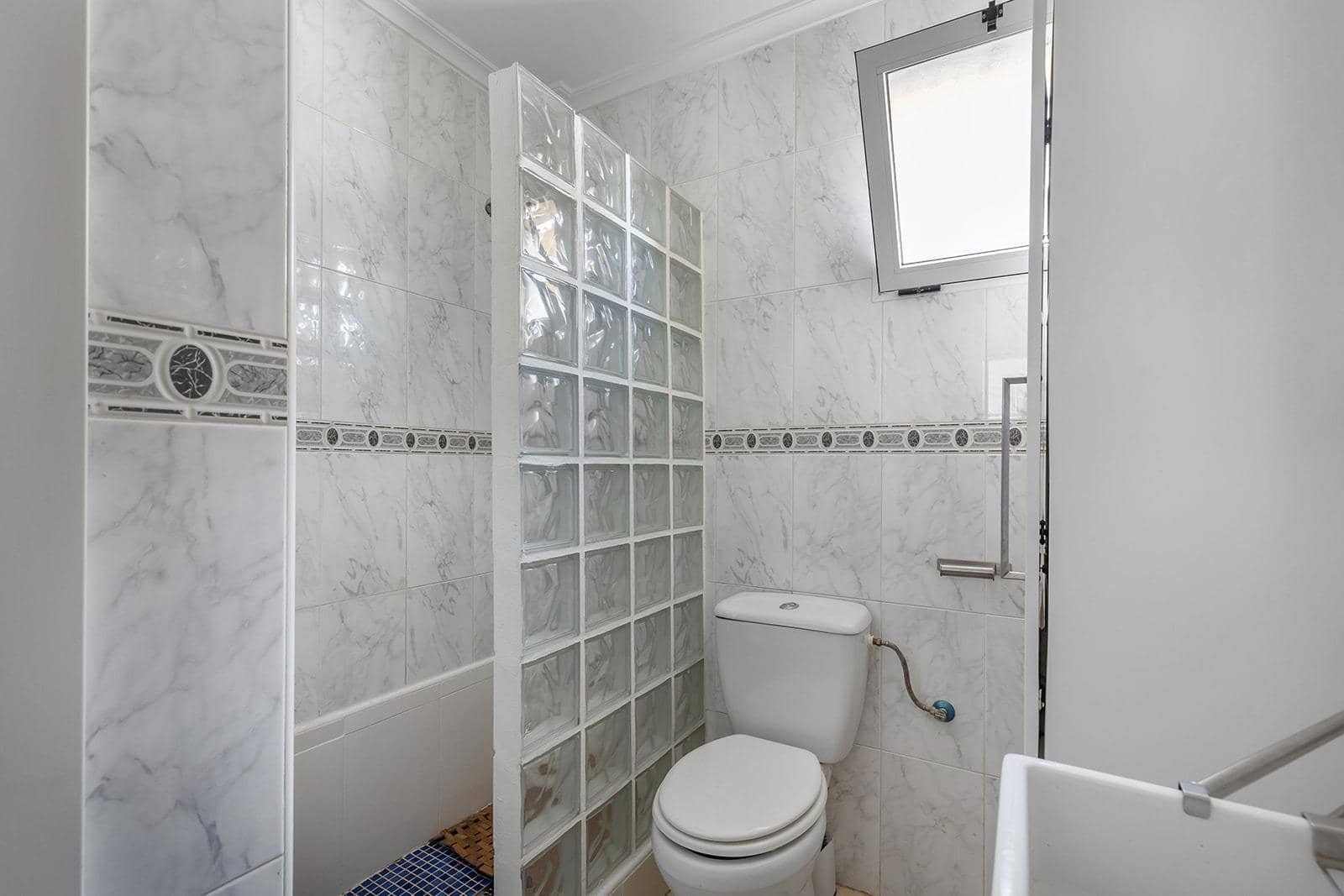 2 makuuhuone Rivitalo myytävänä paikassa Playa Flamenca mukana uima-altaan - 149 000 € (Ref: 9622419)