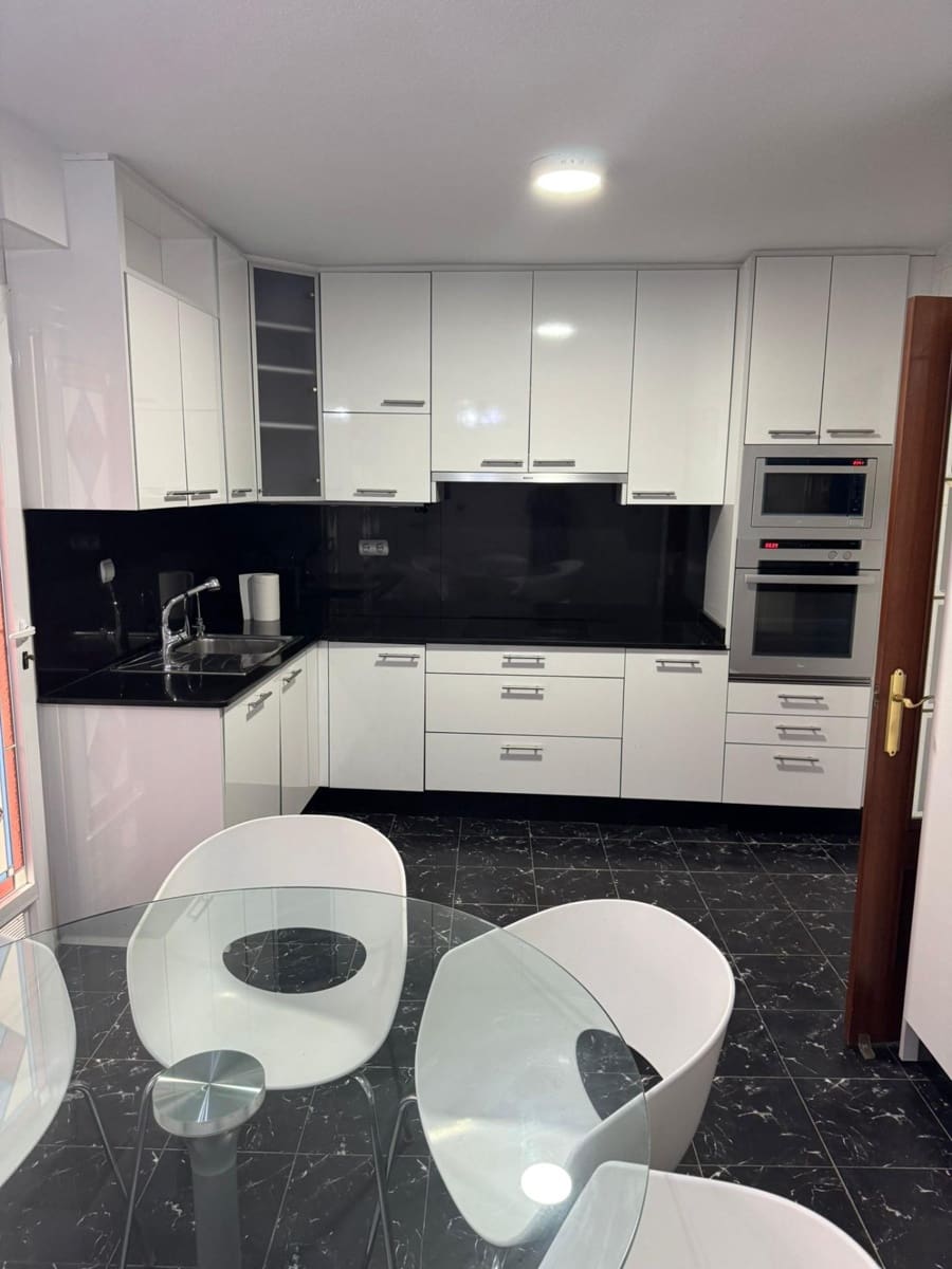 4 soverom Leilighet til salgs i Torrevieja med garasje - € 250 000 (Ref: 9627791)