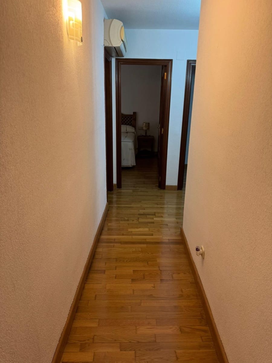 4 soverom Leilighet til salgs i Torrevieja med garasje - € 250 000 (Ref: 9627791)