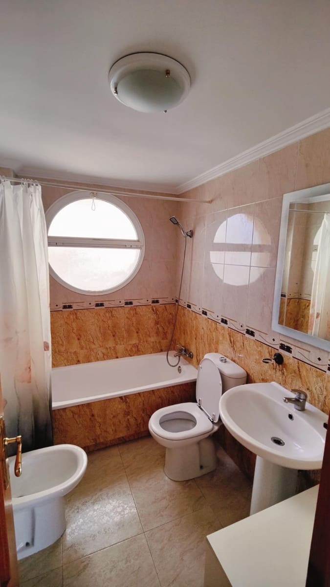 2 slaapkamer Flat te koop in Torrevieja - € 119.000 (Ref: 9656272)