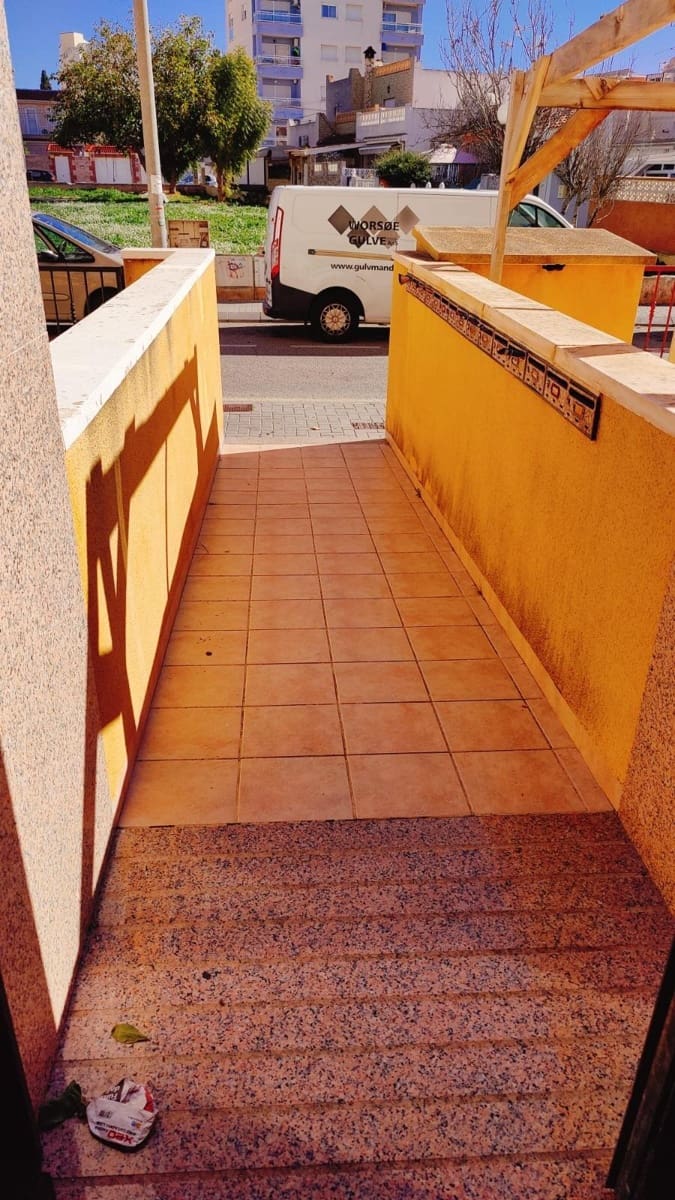 2 slaapkamer Flat te koop in Torrevieja - € 119.000 (Ref: 9656272)