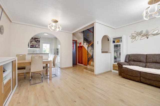 3 slaapkamer Appartement te koop in Nueva Torrevieja, Torrevieja met zwembad garage - € 249.900 (Ref: 9656274)