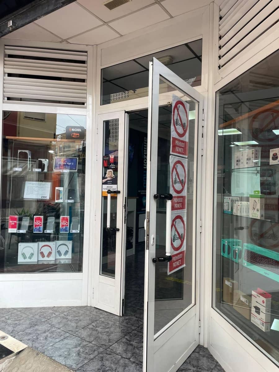 Local Commercial à louer à Torrevieja - 850 € (Ref: 9686752)