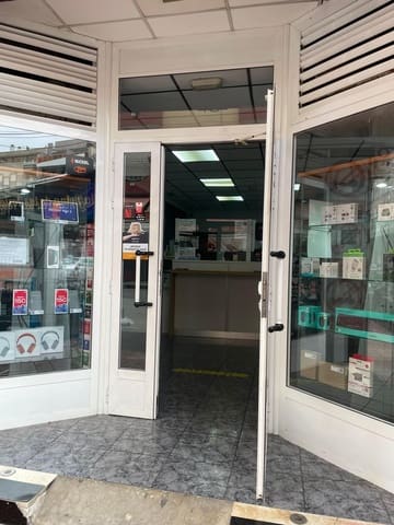 Local Commercial à louer à Playa de los Locos, Torrevieja - 850 € (Ref: 9686752)