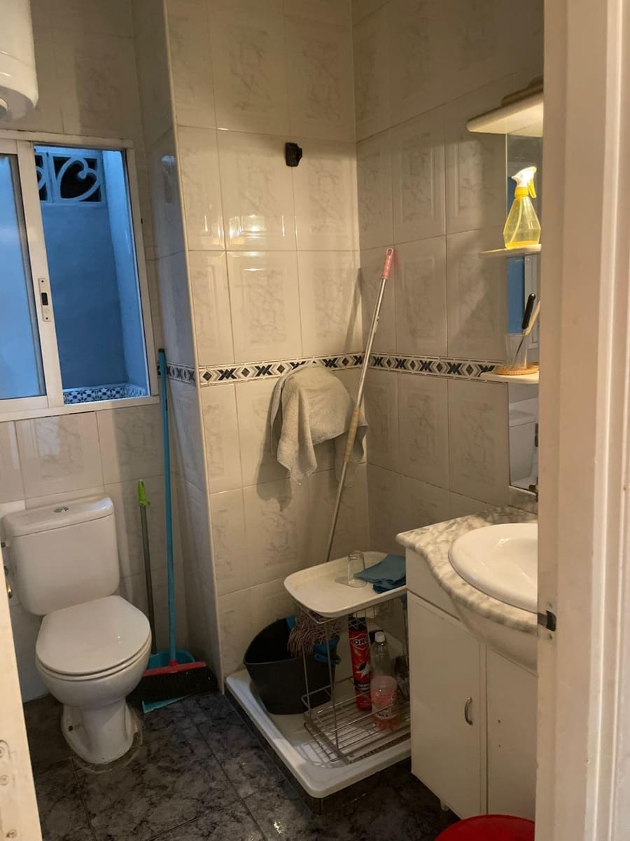 Local Commercial à louer à Torrevieja - 850 € (Ref: 9686752)