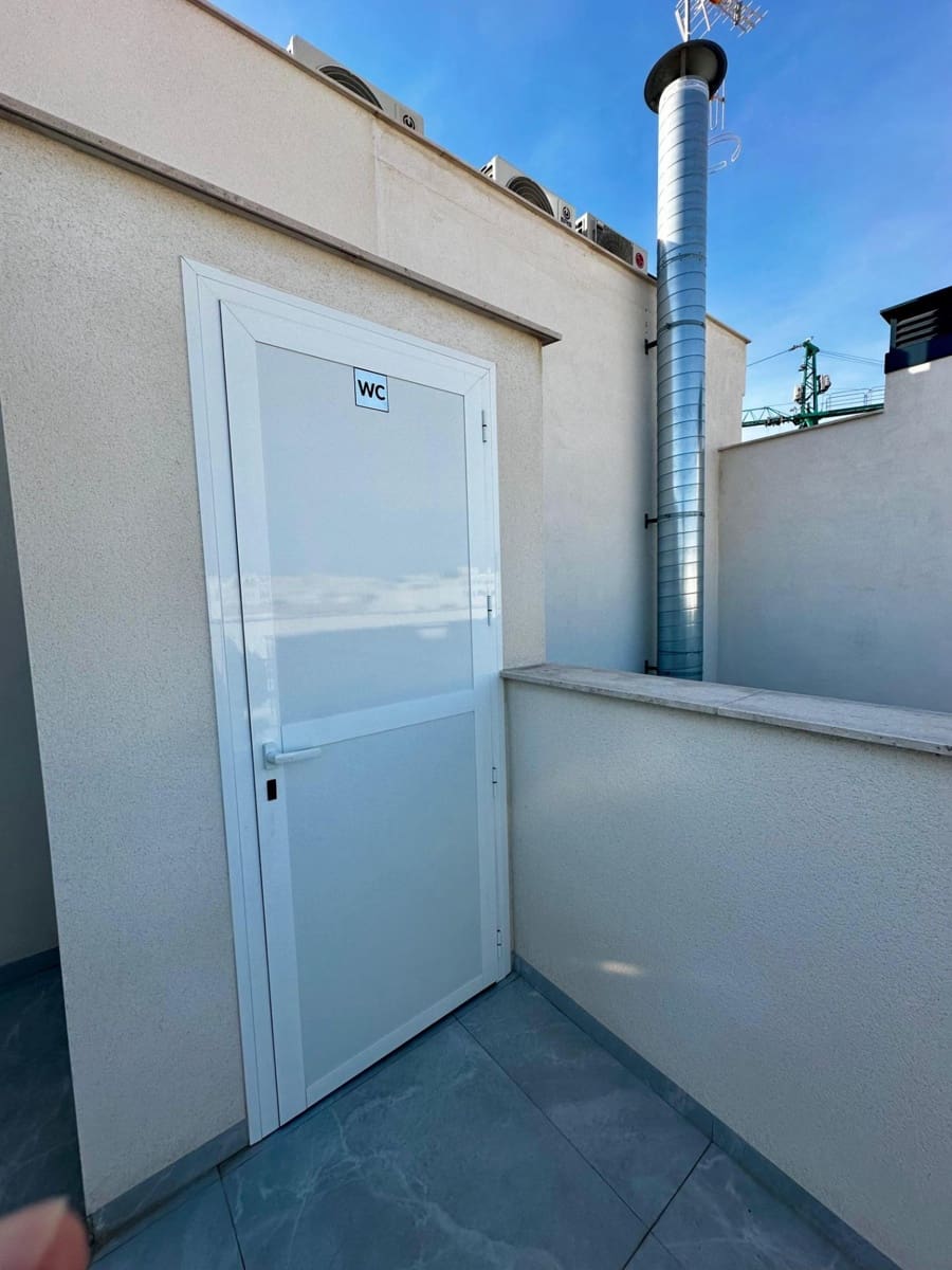 2 quarto Apartamento para venda em Torrevieja com piscina - 280 000 € (Ref: 9702105)