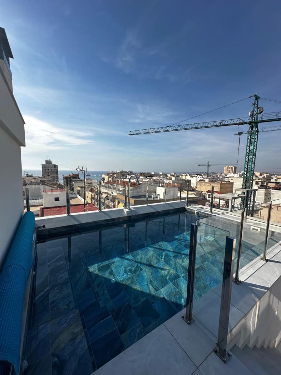 2 quarto Apartamento para venda em Torrevieja com piscina - 280 000 € (Ref: 9702105)