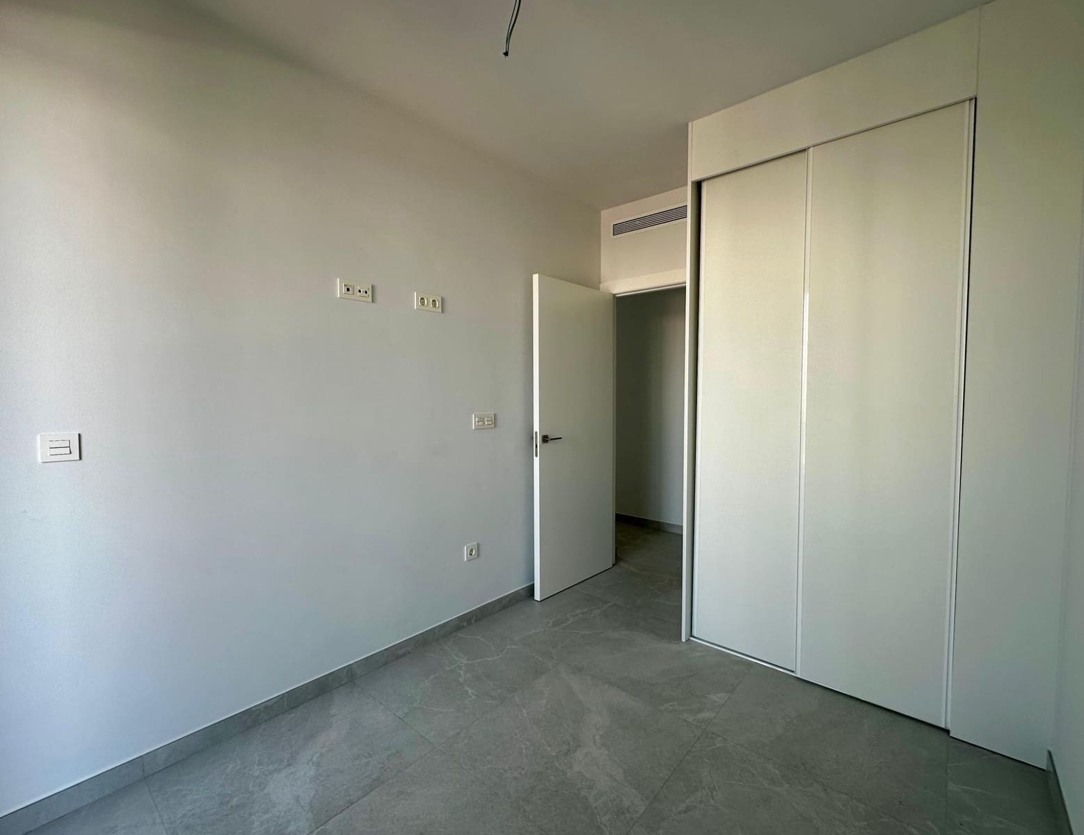 2 quarto Apartamento para venda em Torrevieja com piscina - 280 000 € (Ref: 9702105)