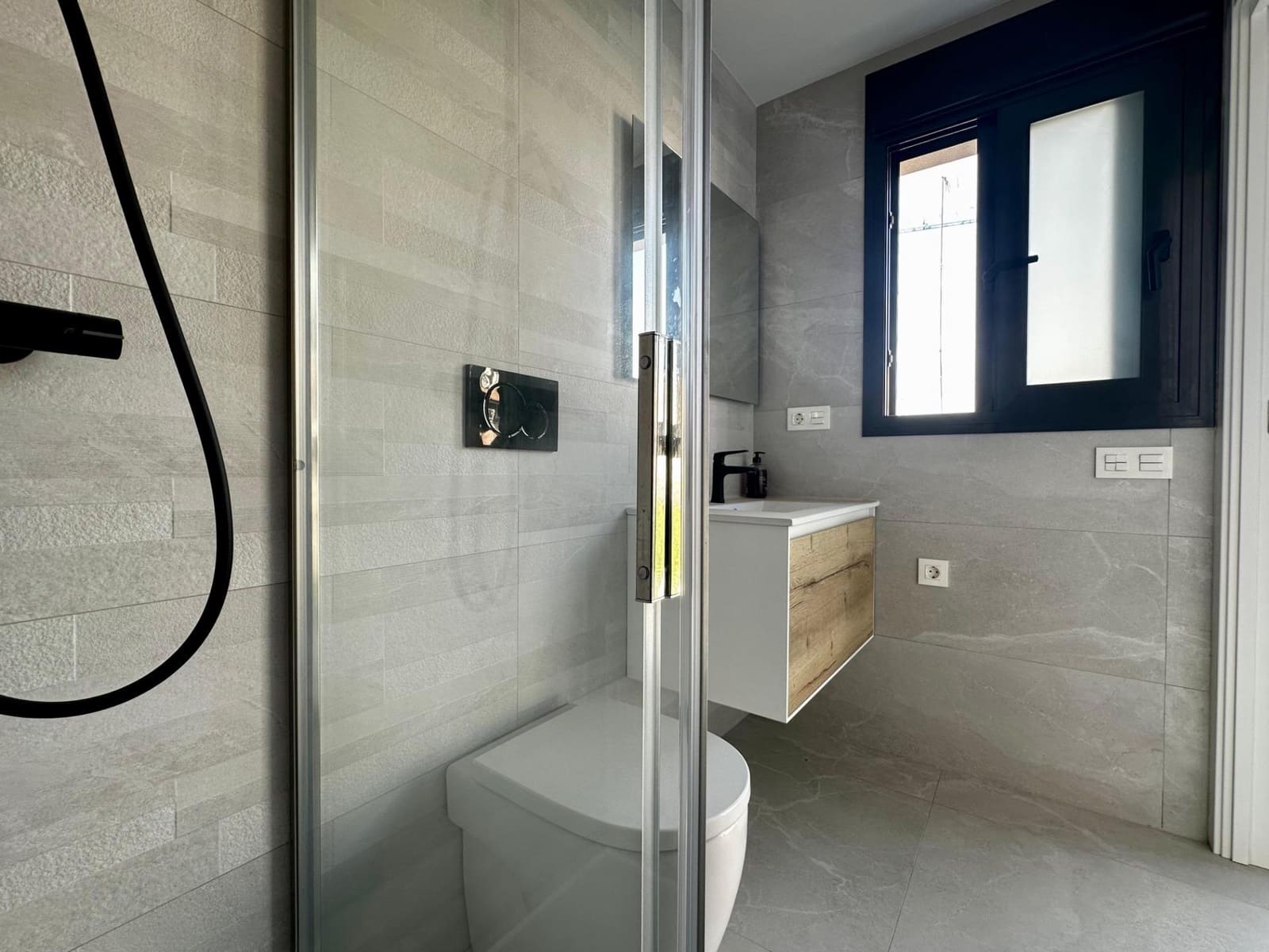 2 quarto Apartamento para venda em Torrevieja com piscina - 280 000 € (Ref: 9702105)