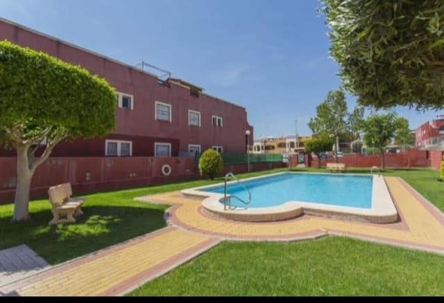 2 soveværelse Bungalow til leje i Los Altos med swimmingpool - € 1.100 (Ref: 9730272)