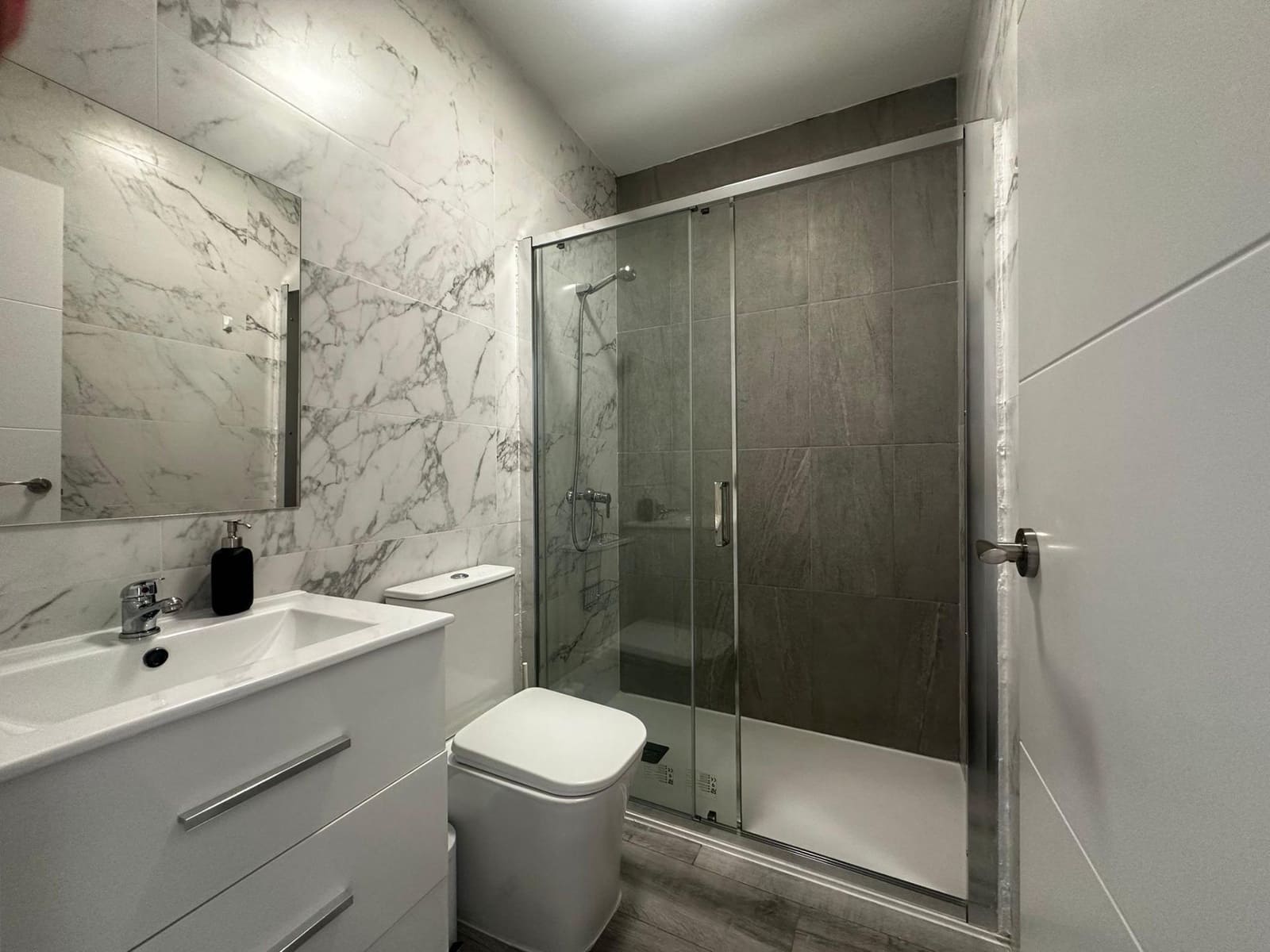 3 quarto Bungalow para arrendar em Filipinas - 1 100 € (Ref: 9748171)