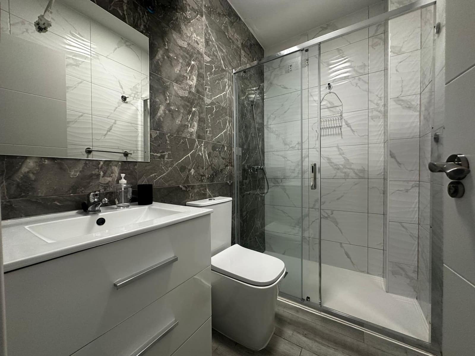 3 quarto Bungalow para arrendar em Filipinas - 1 100 € (Ref: 9748171)