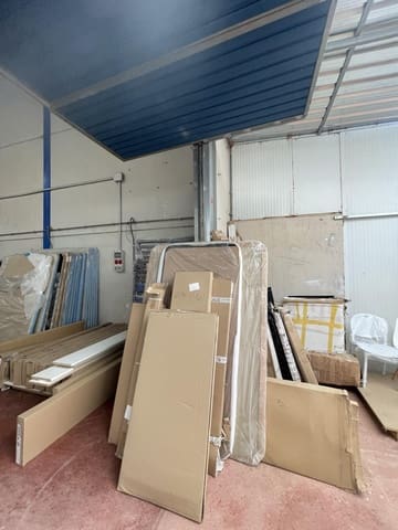 Kaupallinen vuokrattavana paikassa Parque de las Naciones, Torrevieja - 1 600 € (Ref: 9788548)