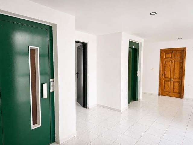 1 Zimmer Apartment zu verkaufen in Torrevieja mit Pool - 155.000 € (Ref: 9806632)