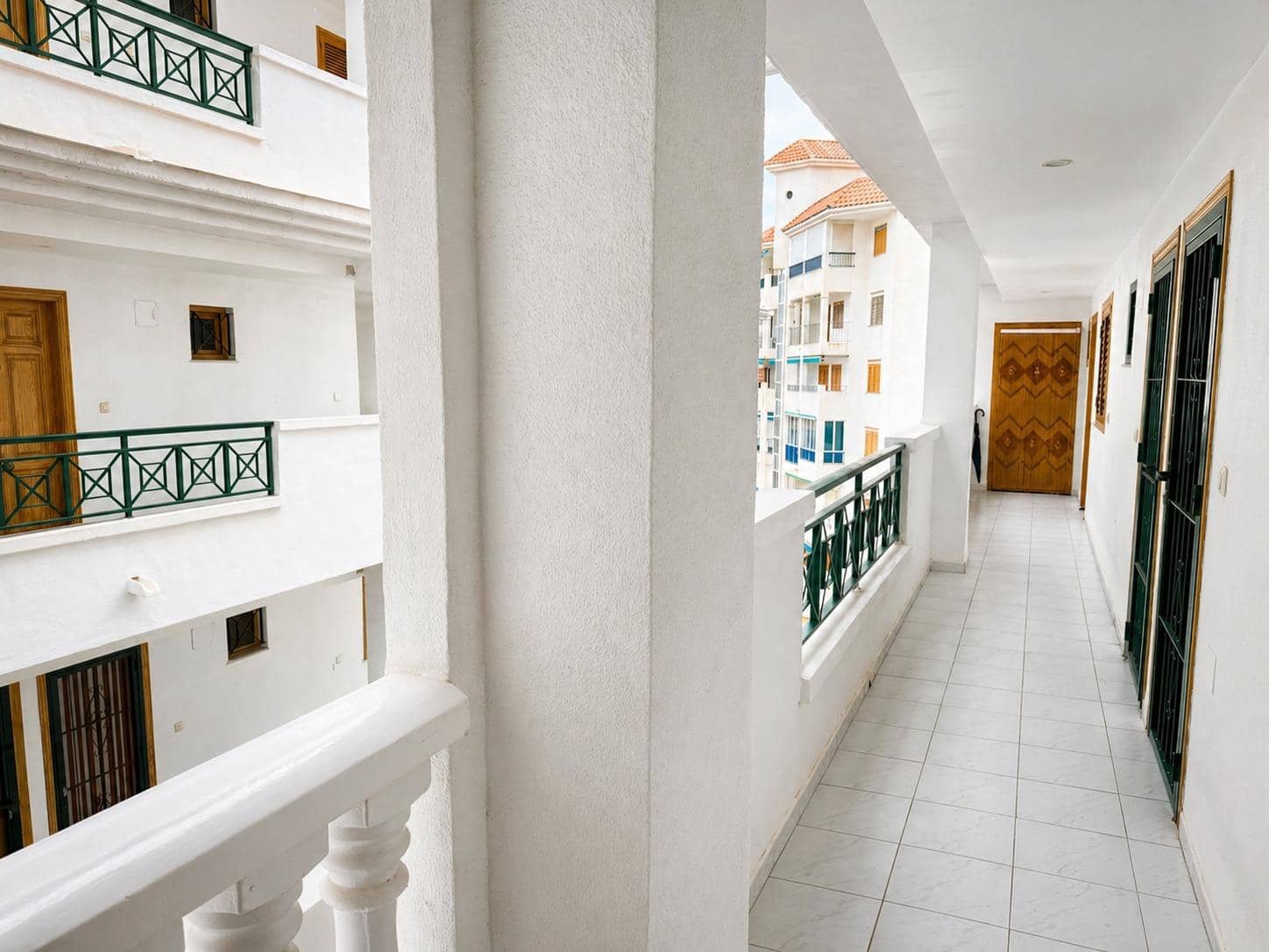 1 Zimmer Apartment zu verkaufen in Torrevieja mit Pool - 155.000 € (Ref: 9806632)