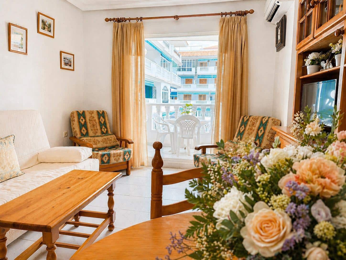1 Zimmer Apartment zu verkaufen in Torrevieja mit Pool - 155.000 € (Ref: 9806632)